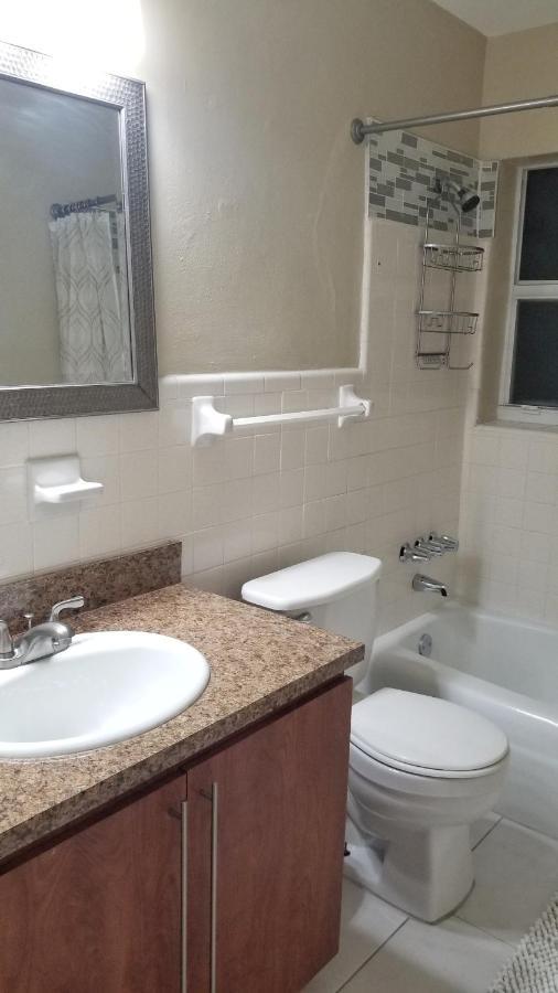 Glam 2 Bedroom Apartment Close To Nsu In Cooper City Екстер'єр фото
